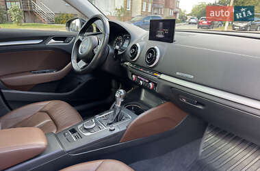 Хэтчбек Audi A3 2015 в 