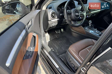 Хэтчбек Audi A3 2015 в 