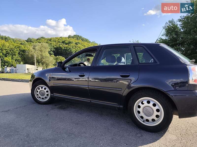 Хэтчбек Audi A3 2000 в Обухове