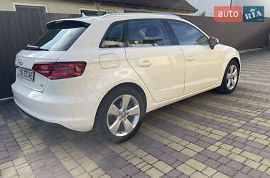 Хетчбек Audi A3 2013 в 