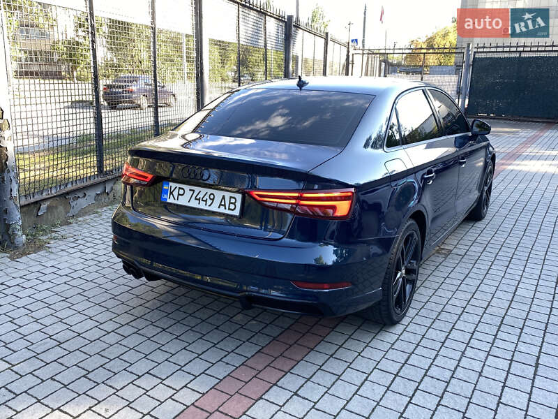 Седан Audi A3 2017 в Запорожье