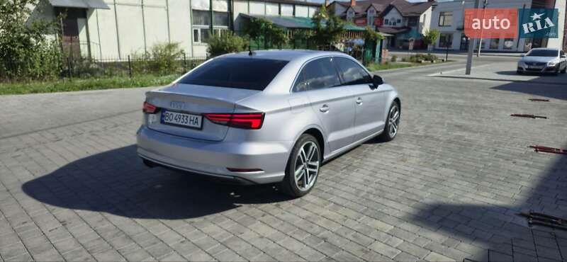 Седан Audi A3 2018 в Бродах