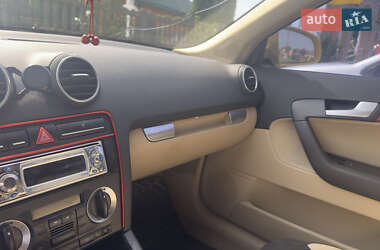 Хэтчбек Audi A3 2006 в 