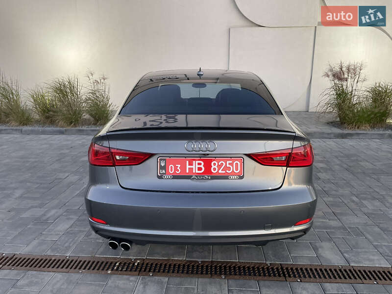Седан Audi A3 2015 в Луцке