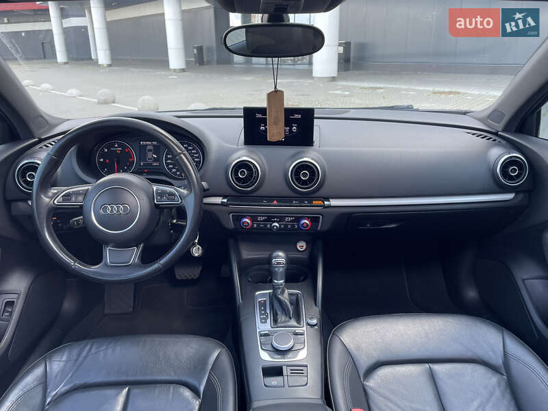Седан Audi A3 2015 в Луцке