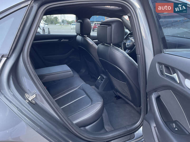 Седан Audi A3 2015 в Луцке