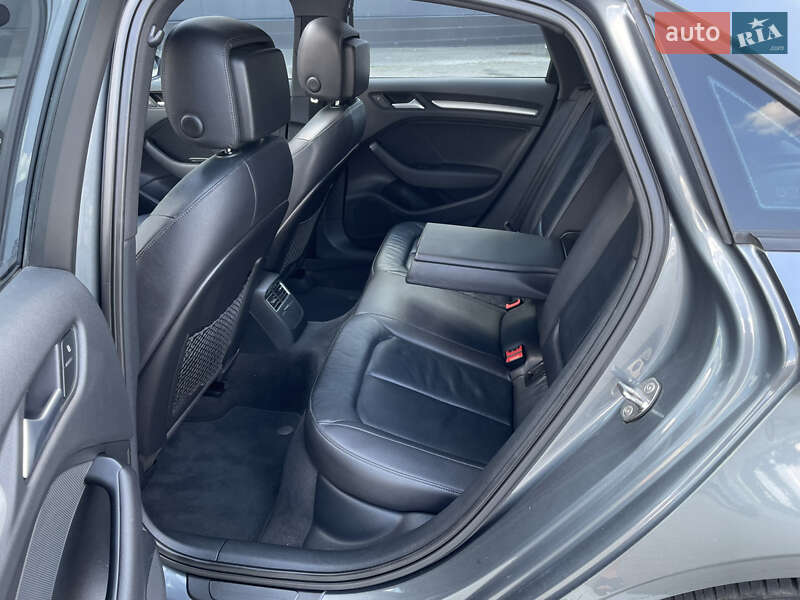 Седан Audi A3 2015 в Луцке