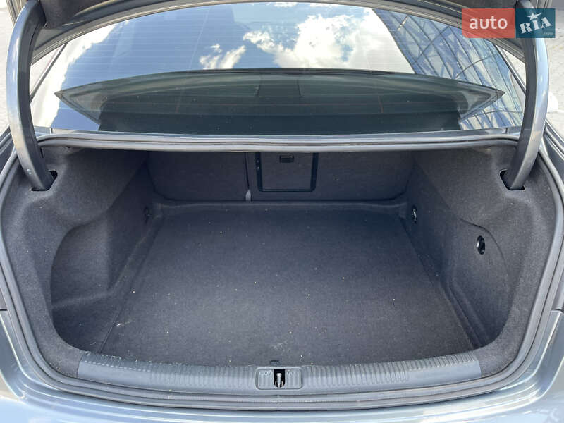 Седан Audi A3 2015 в Луцке