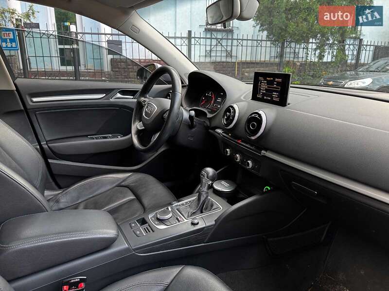 Седан Audi A3 2016 в Киеве