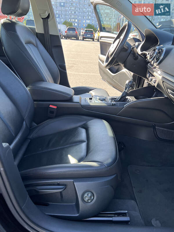 Седан Audi A3 2015 в Киеве