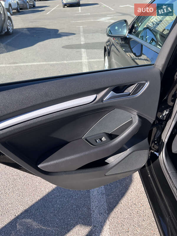 Седан Audi A3 2015 в Киеве