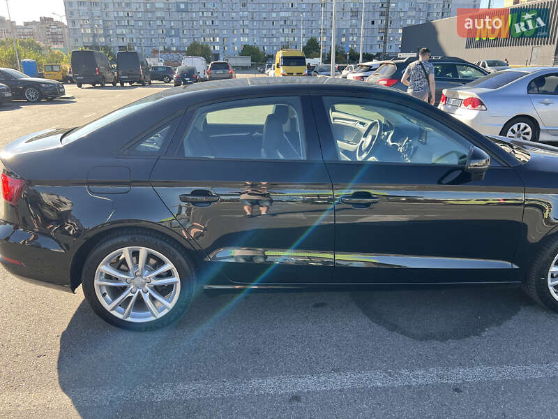 Седан Audi A3 2015 в Киеве