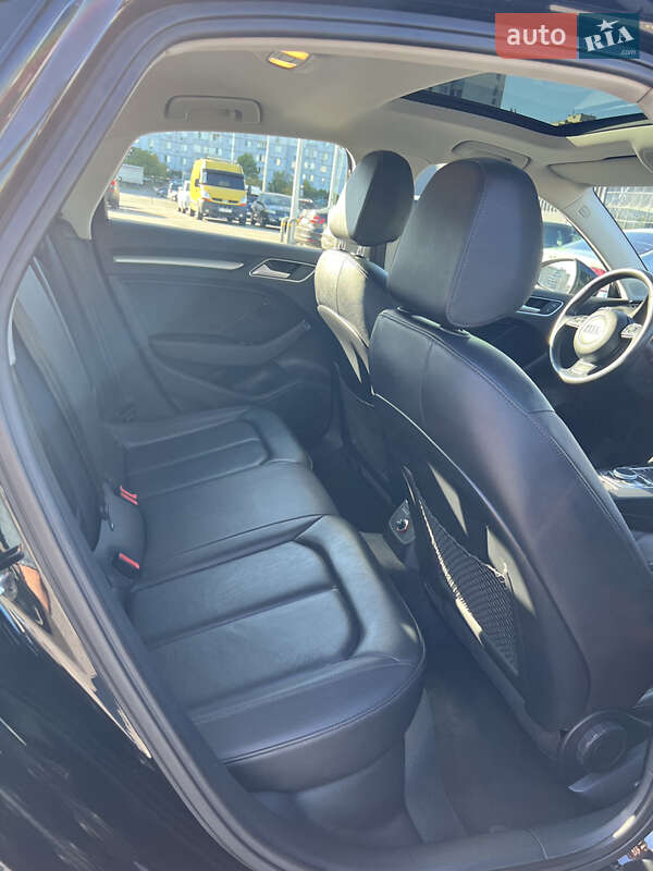 Седан Audi A3 2015 в Киеве