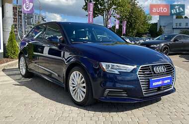 Хэтчбек Audi A3 2016 в 