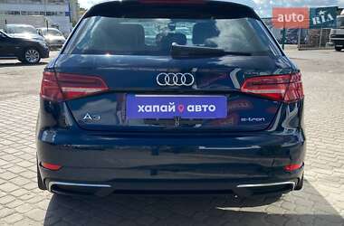 Хэтчбек Audi A3 2016 в 