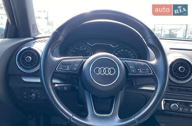 Хэтчбек Audi A3 2016 в 