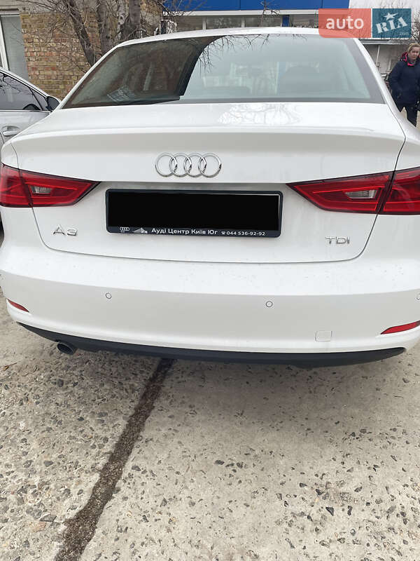 Седан Audi A3 2015 в Николаеве