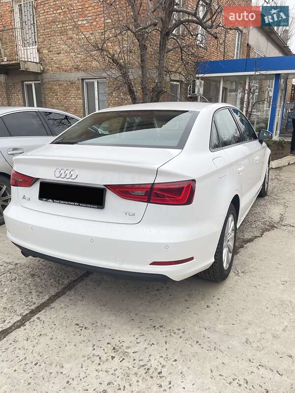 Седан Audi A3 2015 в Николаеве