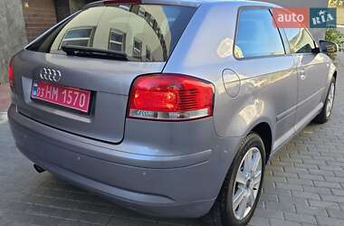 Хэтчбек Audi A3 2004 в 