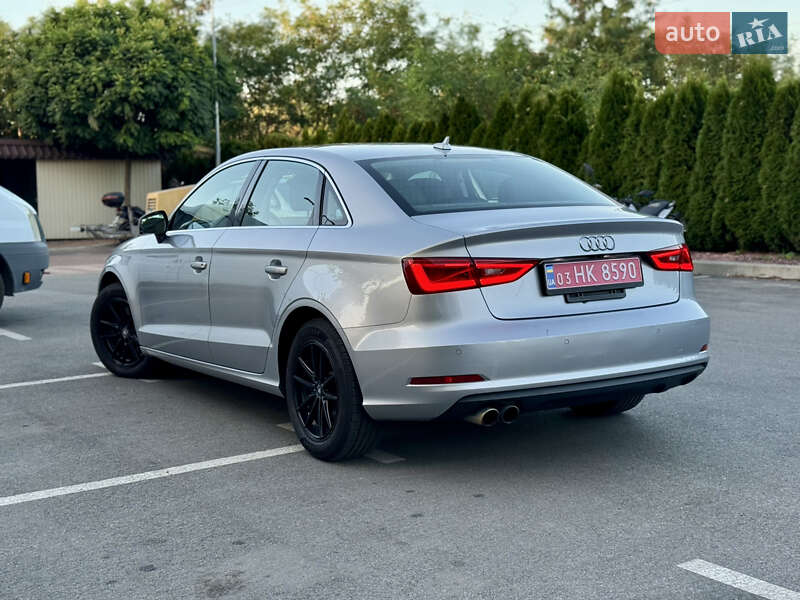 Седан Audi A3 2015 в Киеве