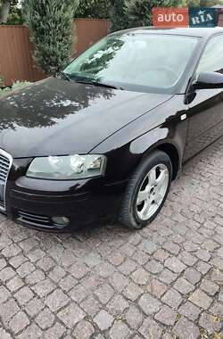 Хэтчбек Audi A3 2006 в 