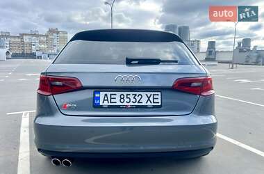 Хетчбек Audi A3 2016 в 