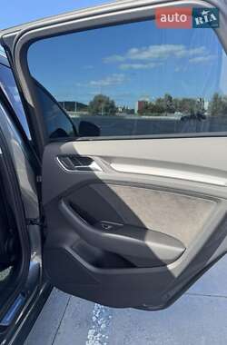 Хэтчбек Audi A3 2015 в 