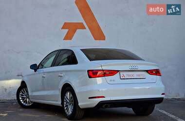 Седан Audi A3 2016 в 