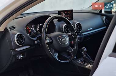 Седан Audi A3 2016 в 