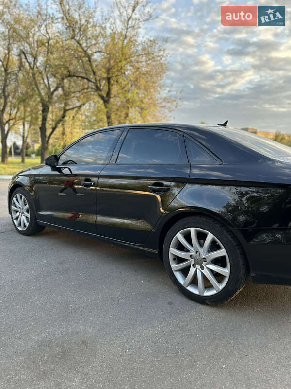 Седан Audi A3 2014 в Кривому Розі