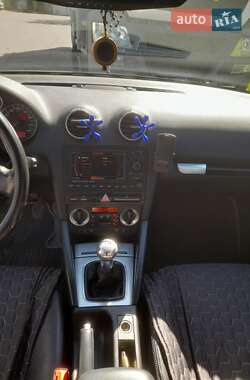 Хэтчбек Audi A3 2004 в 