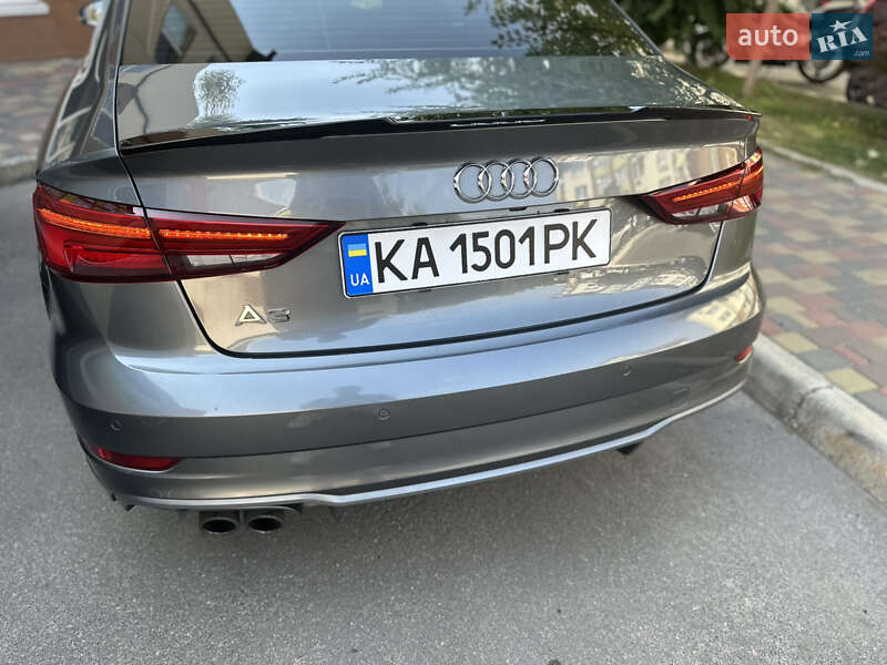 Седан Audi A3 2017 в Киеве