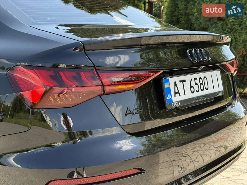 Седан Audi A3 2023 в Коломые