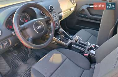 Хэтчбек Audi A3 2003 в 