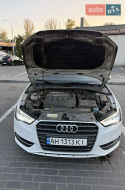 Хэтчбек Audi A3 2015 в 