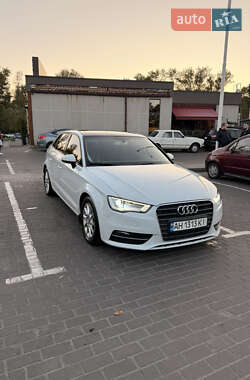 Хэтчбек Audi A3 2015 в 