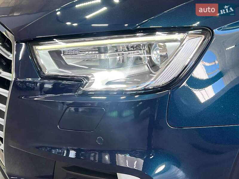 Седан Audi A3 2019 в Одессе