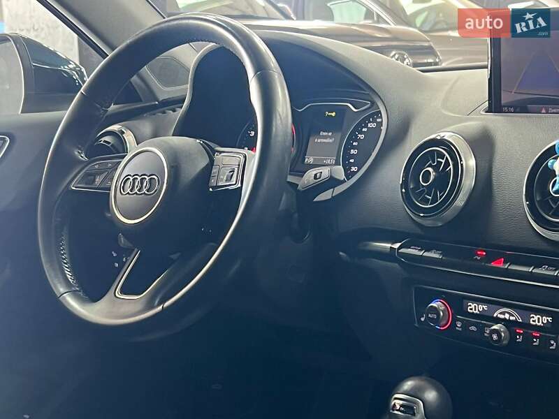 Седан Audi A3 2019 в Одессе