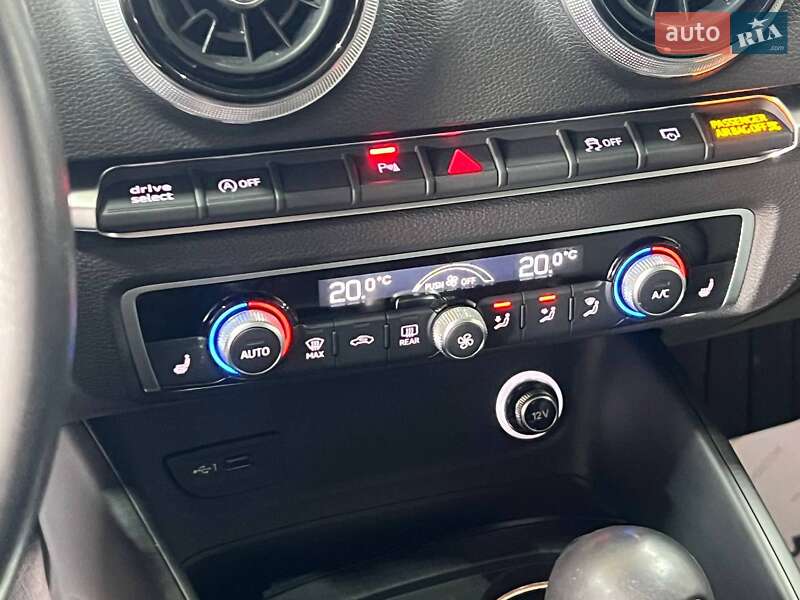 Седан Audi A3 2019 в Одессе