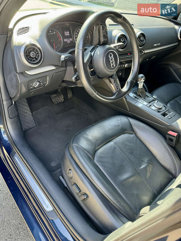 Седан Audi A3 2016 в Киеве