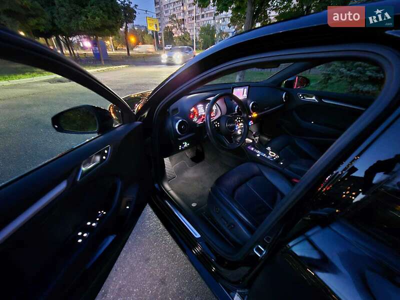 Седан Audi A3 2019 в Киеве