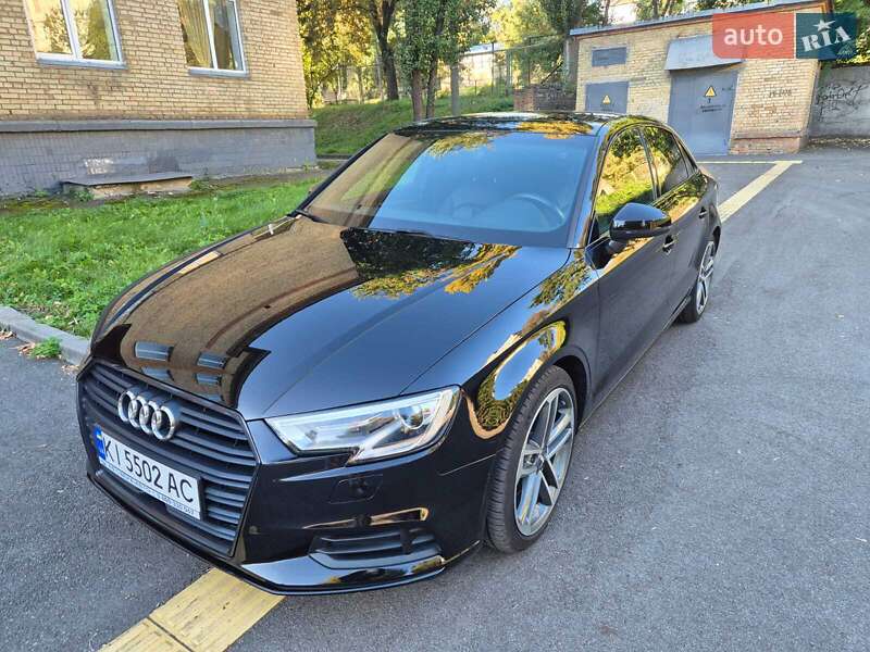 Седан Audi A3 2019 в Киеве