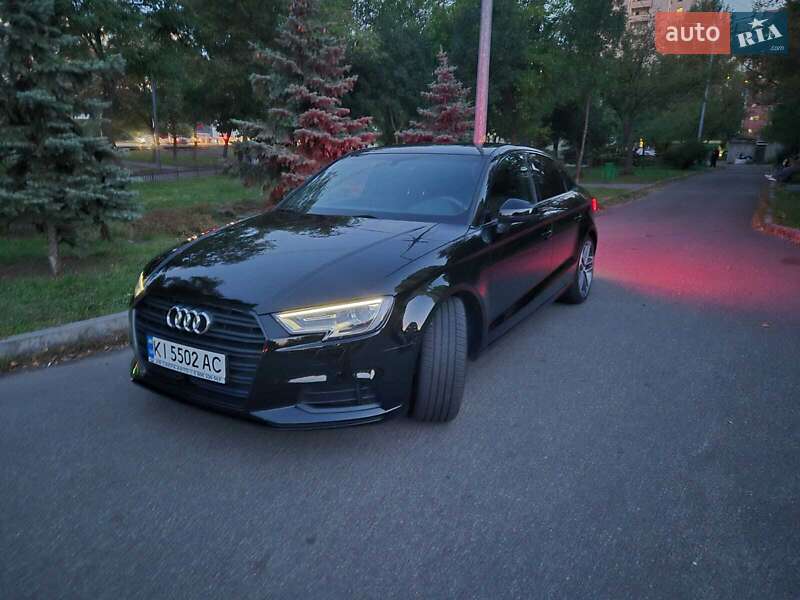 Седан Audi A3 2019 в 