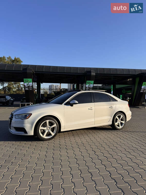 Седан Audi A3 2015 в Киеве
