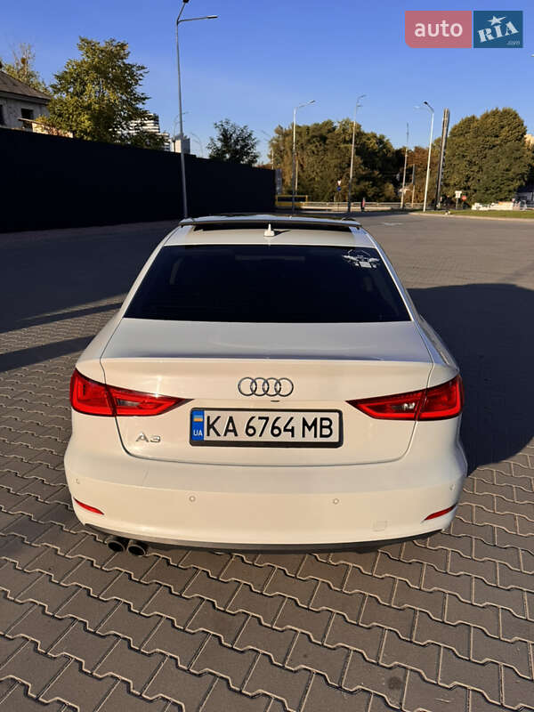 Седан Audi A3 2015 в Киеве