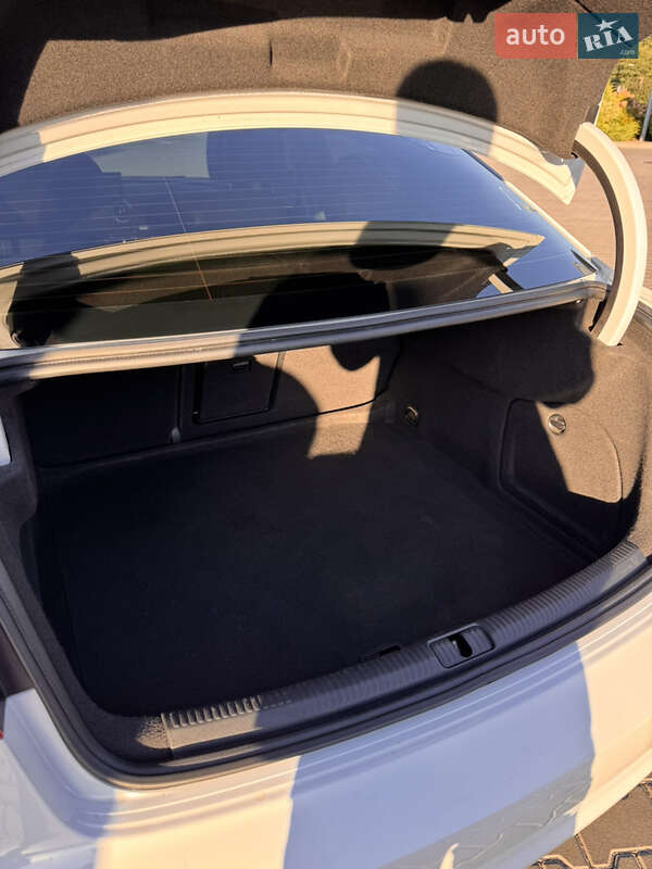 Седан Audi A3 2015 в Киеве