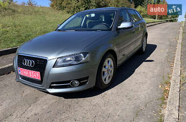 Хэтчбек Audi A3 2012 в 