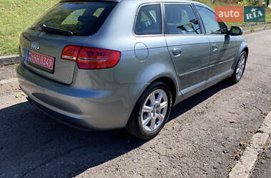 Хэтчбек Audi A3 2012 в 