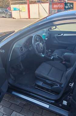 Хэтчбек Audi A3 2005 в  фото 4 Хэтчбек Audi A3 2005 в