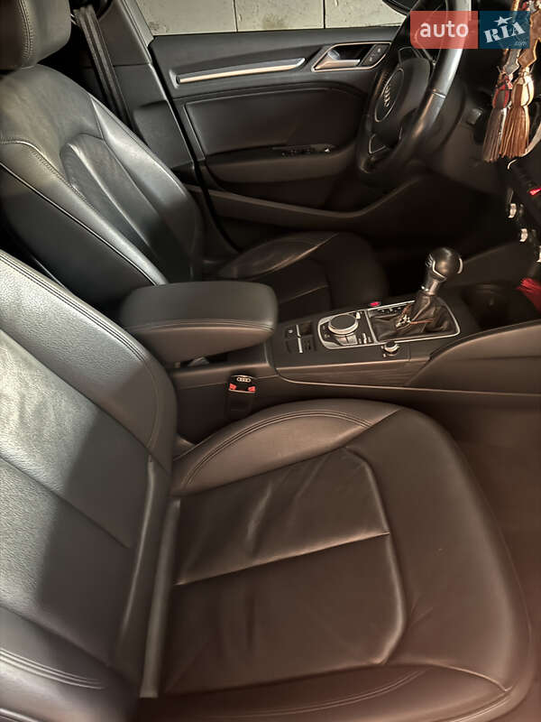Седан Audi A3 2015 в Николаеве